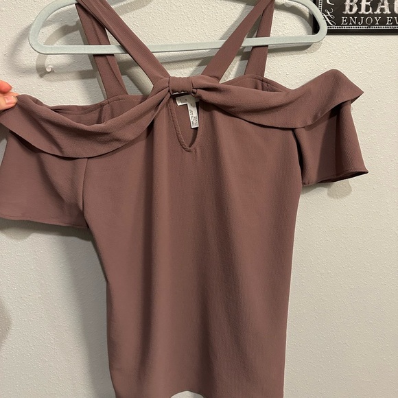 Shoulder Cut Out Blouse - Picture 2 of 2